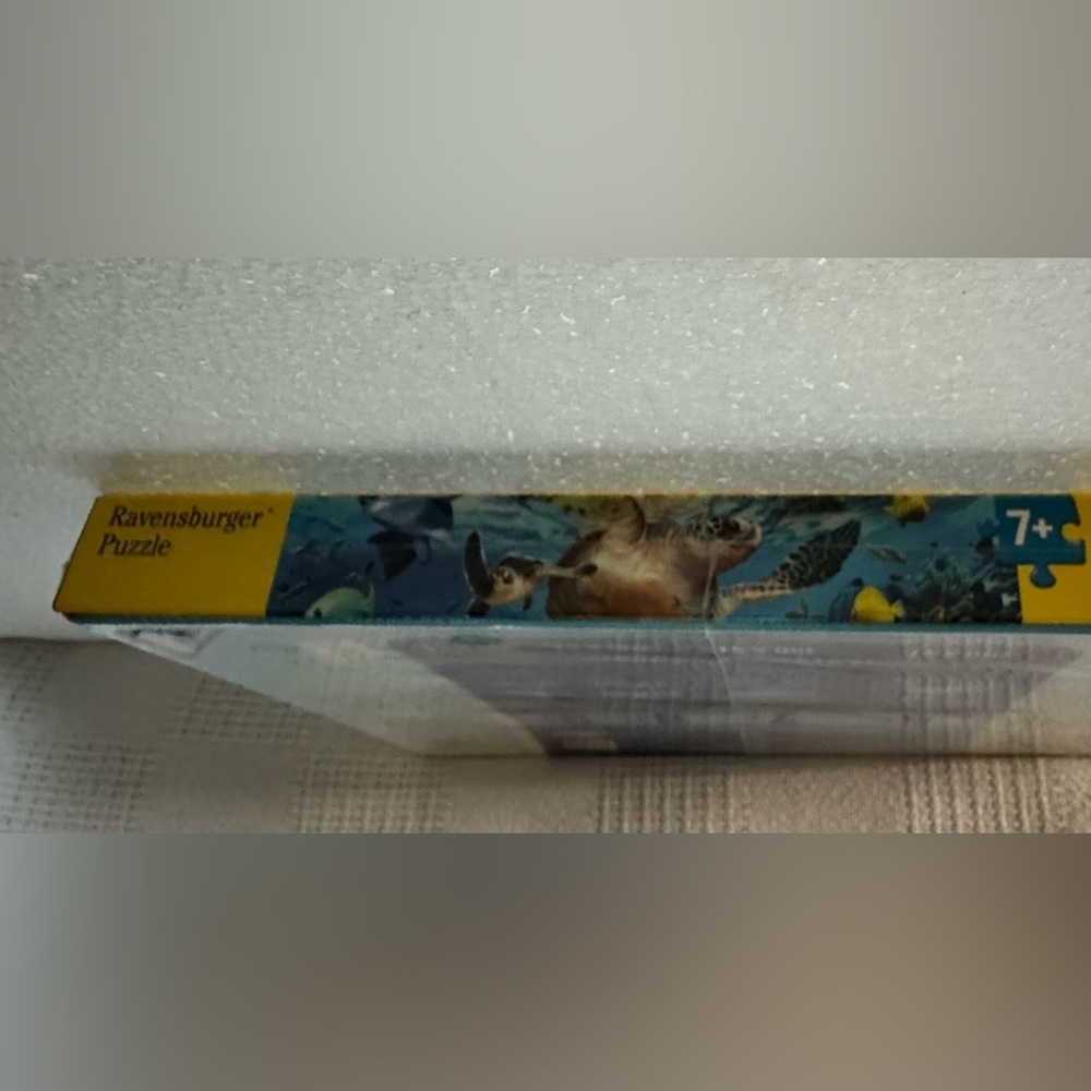 Ravensburger Vibrant Ocean Puzzle - Blue and Yellow Sea Life - Picture 6 of 6